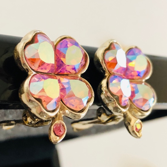 Vintage Four Leaf Flower Heart Clip On Earrings - Picture 2 of 6